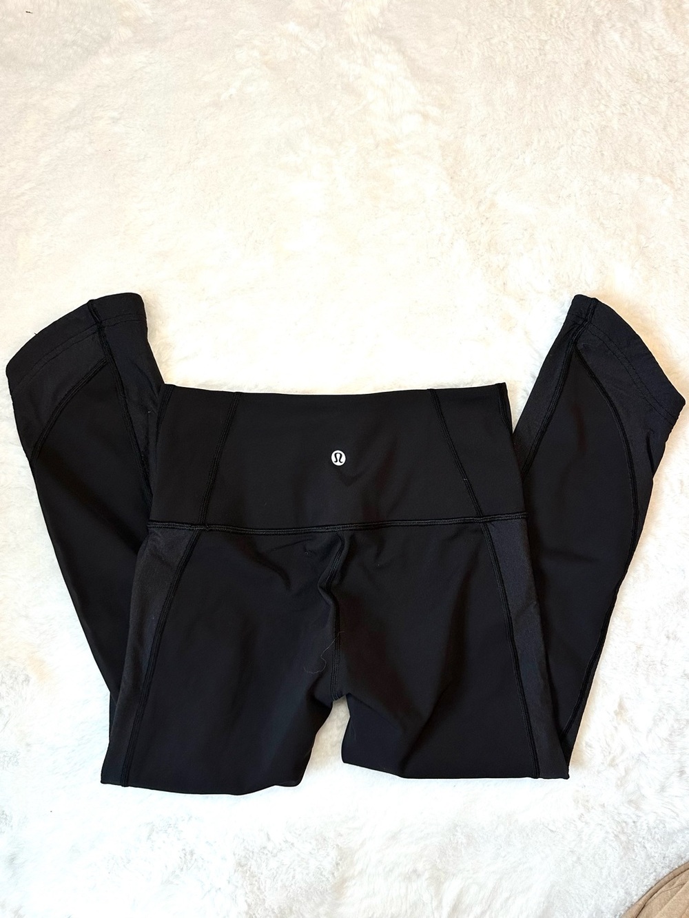 LULULEMON Black Women’s Size 4 21” Crop Leggings Athletic Yoga Gym Pants